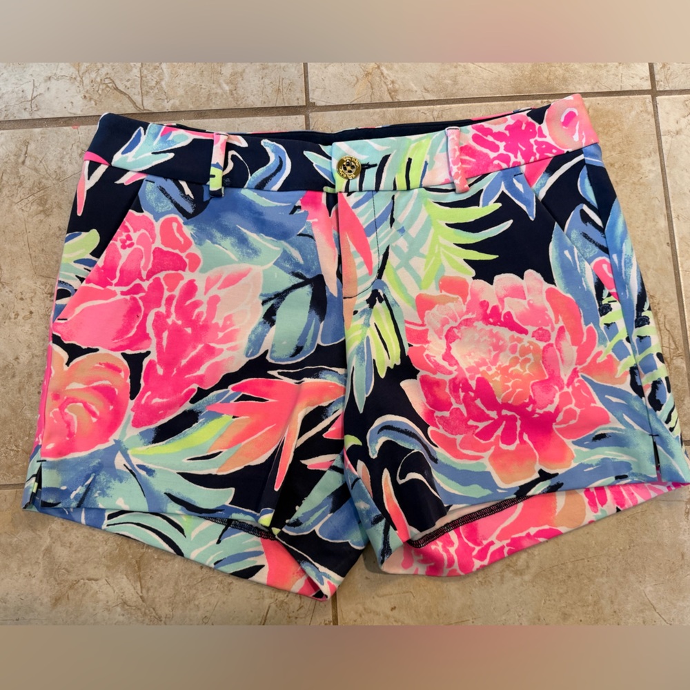 Lilly Pulitzer Floral The Callahan Shorts Size 6. 5” Inseam Pink Blue Green